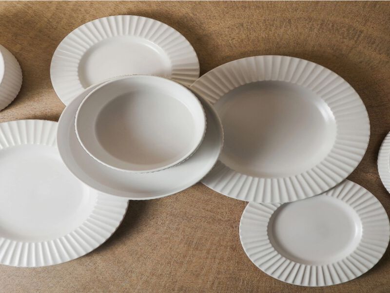 Christian Siriano Lusso 16-Piece Dinnerware Set Stoneware, White