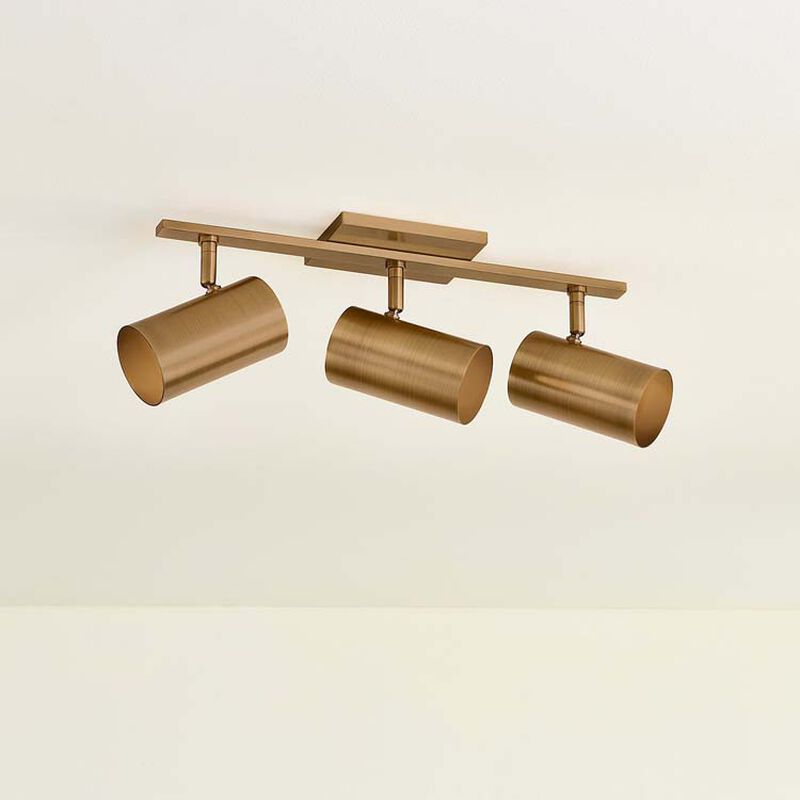 Rueben Bath And Vanity image number 2