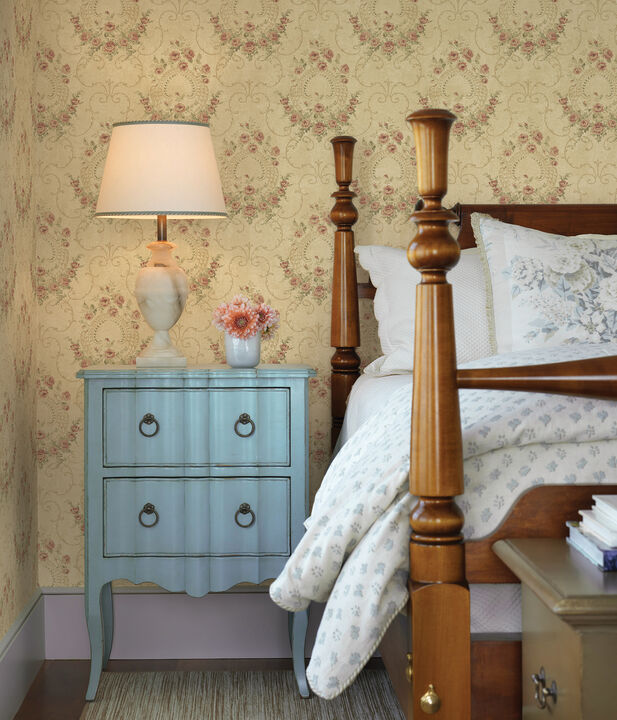 Georgiana Red Tearose Wallpaper