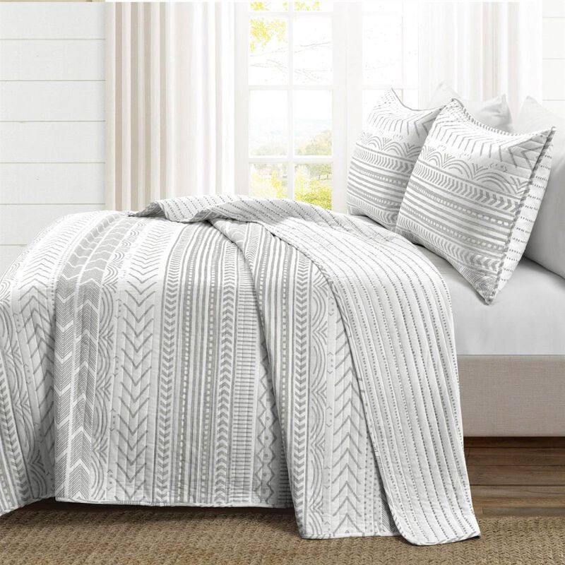 Hivvago Full/Queen Scandinavian Chevron Grey White Reversible Cotton Quilt Set