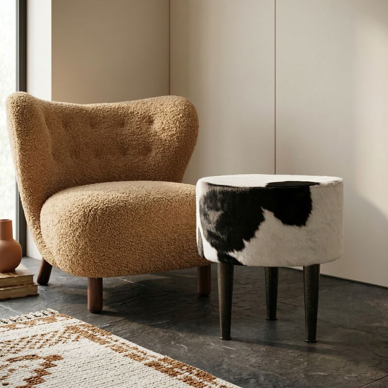 Three Pedestal Stool BLACK & WHITE image number 2