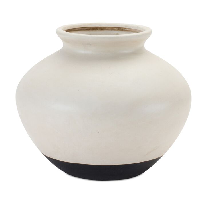 Ceramic Pot for Contemporary Floral and Greenery Displays