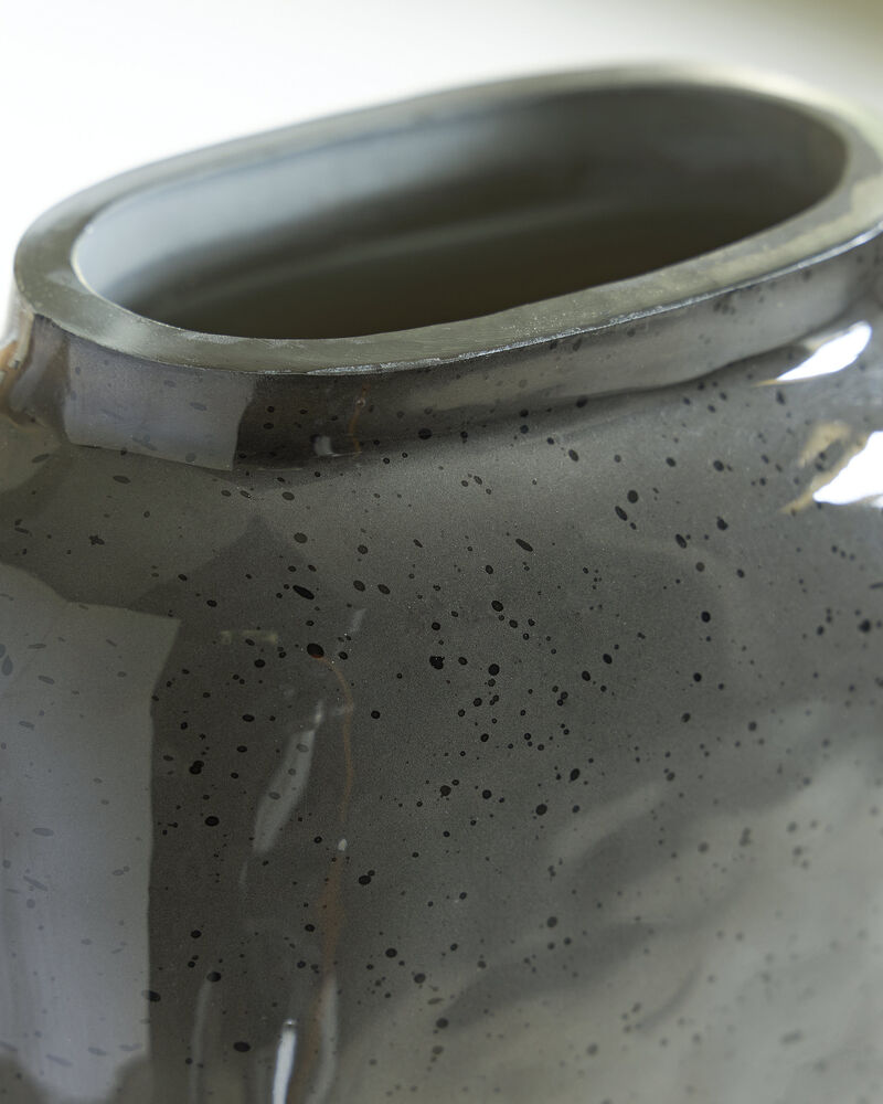Kierlain Vase image number 2
