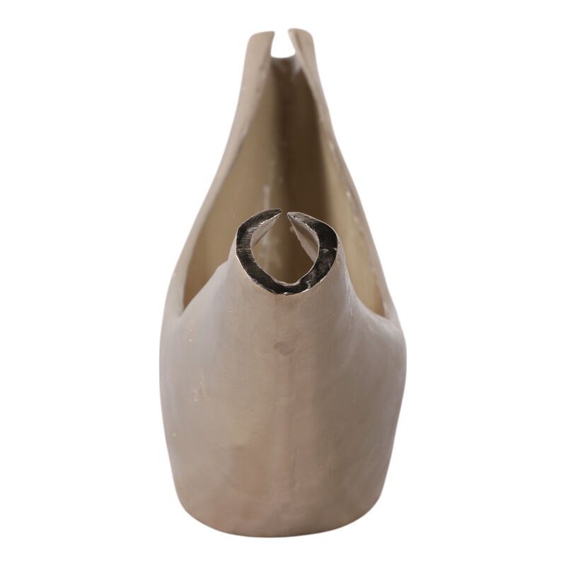 V-Shaped Metal Bowl image number 2