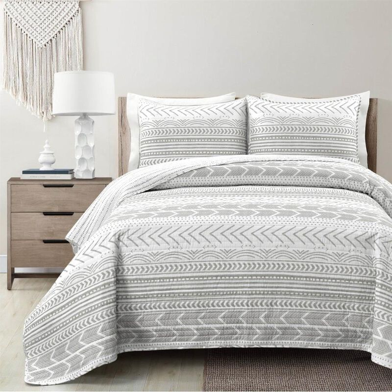 Hivvago Full/Queen Scandinavian Chevron Grey White Reversible Cotton Quilt Set