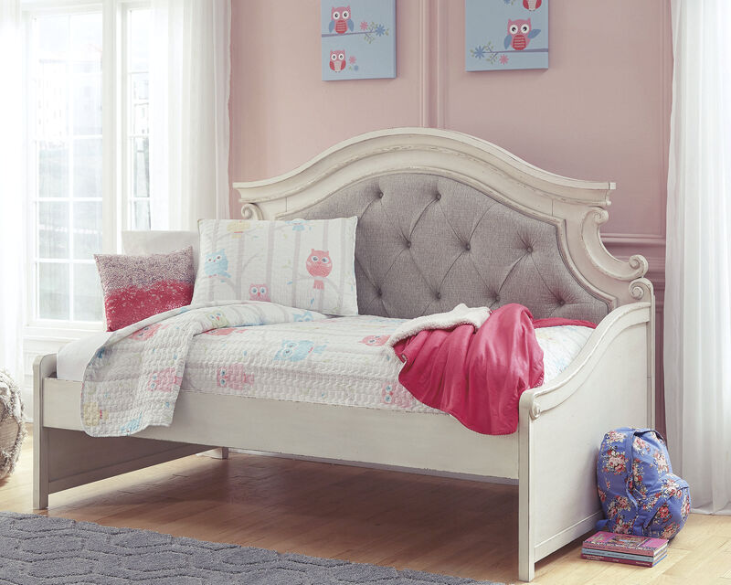 Realyn Twin Day Bed image number 3