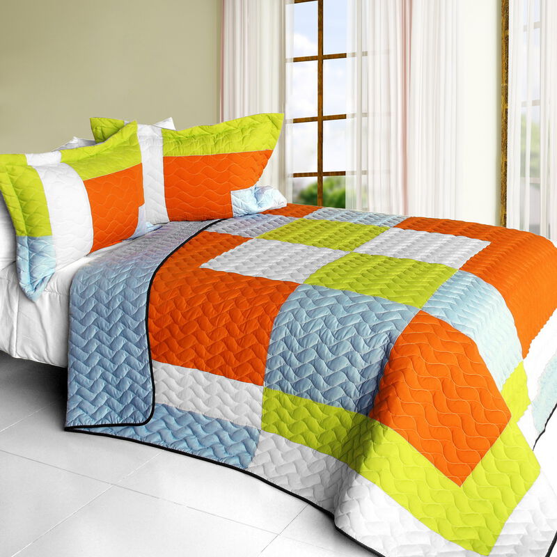 Queen Size Quilted Patchwork Quilt Set with Matching Pillow Shams image number 0