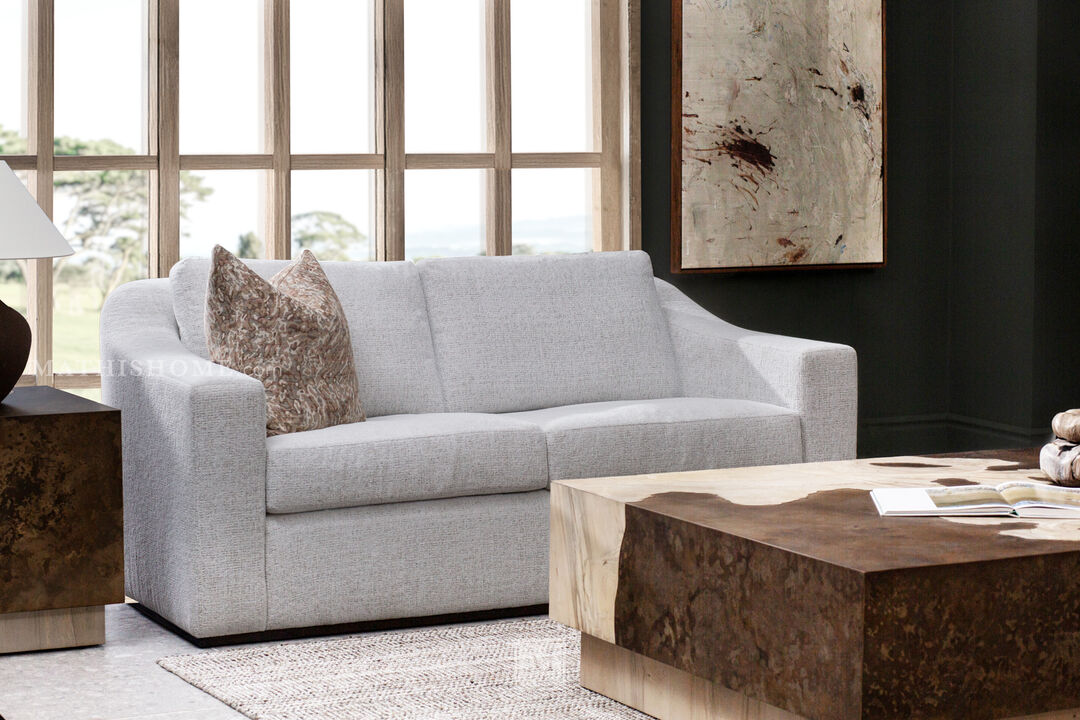 Regent Loveseat