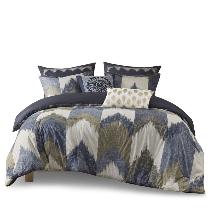 Gracie Mills Heise Ikat Chevron Comforter Set