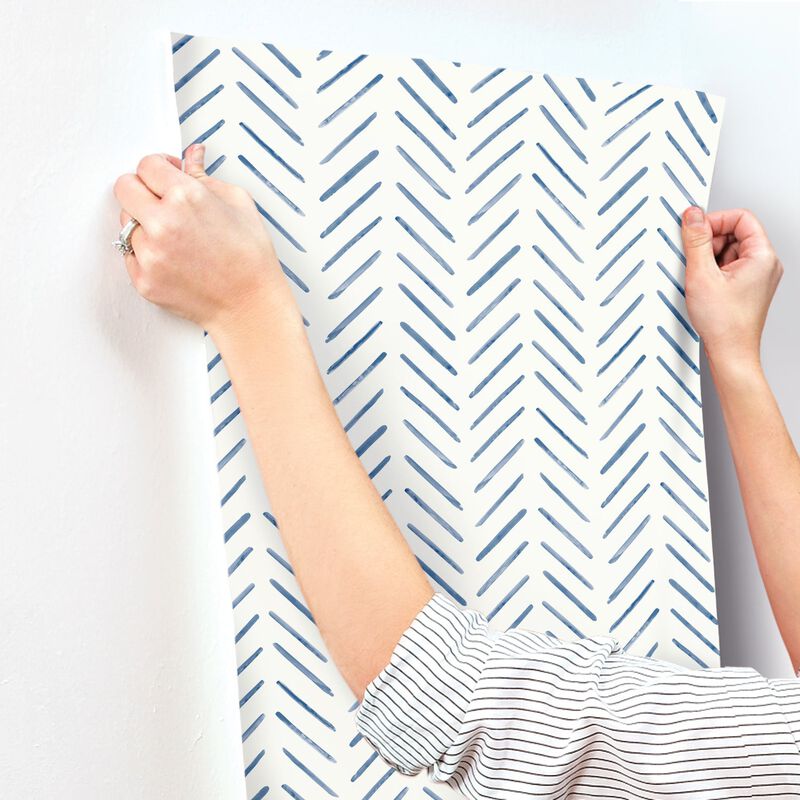 Painted Herringbone Navy Wallpaper (Double Roll) image number 4