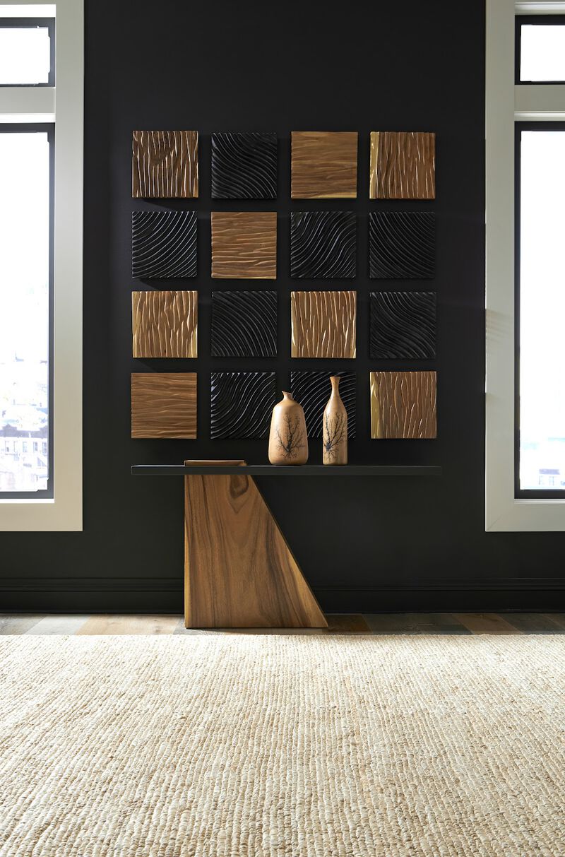 Lightning Curved Bottle