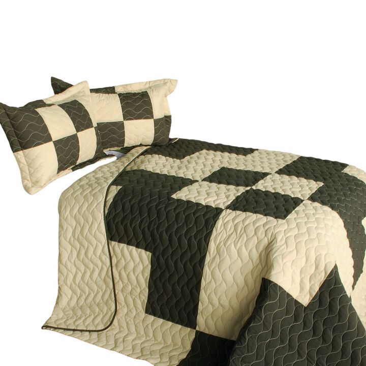 Patchwork Quilt Set 3PC with Vermicelli Quilting, Cozy Bedding Ensemble
