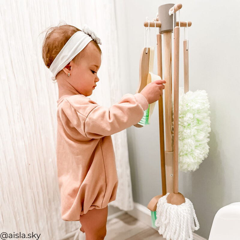 Little Helper 6-Piece Household Cleaning Set with Organizing Stand image number 5