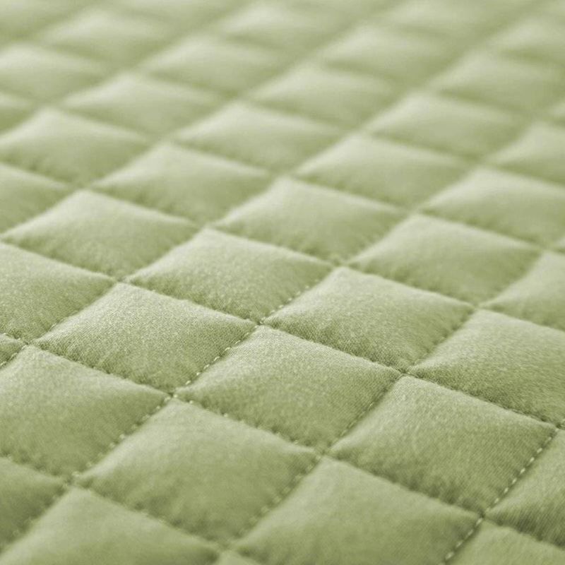 Hivvago Lightweight Sage Ultra Soft Microfiber Quilt Set