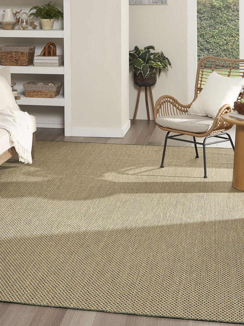 Courtyard COU01 Green 9' x 12' Rug