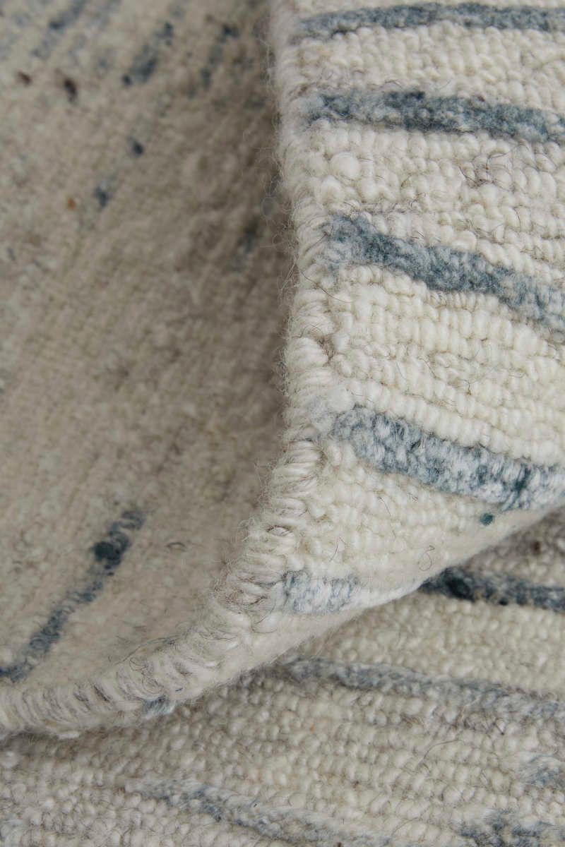 Brighton 69CGF Light Blue/Ivory 2' x 3' Rug image number 4