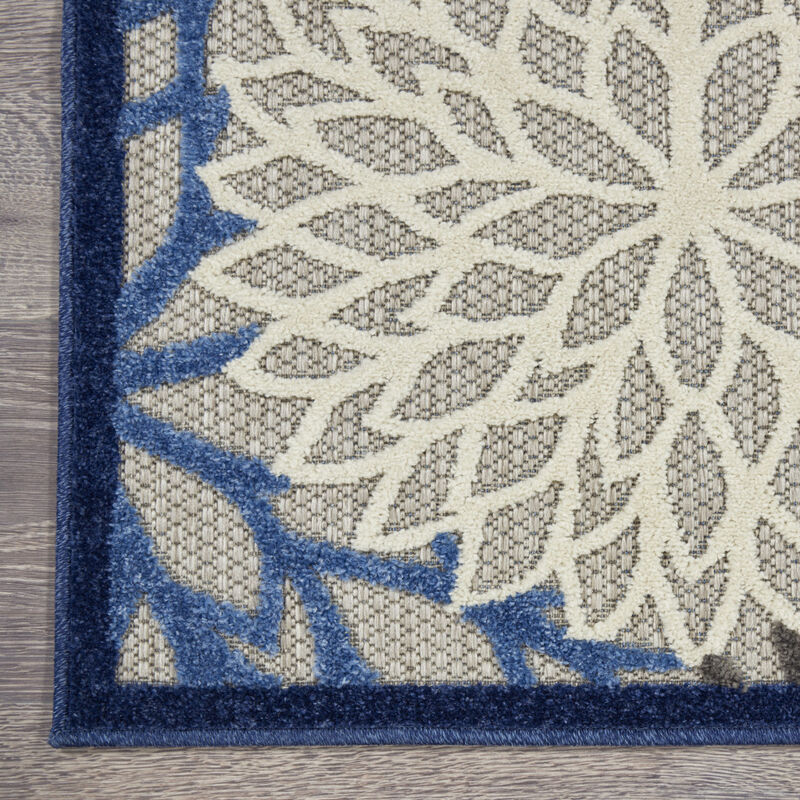 HomeRoots Indoor Outdoor Area Rug image number 4