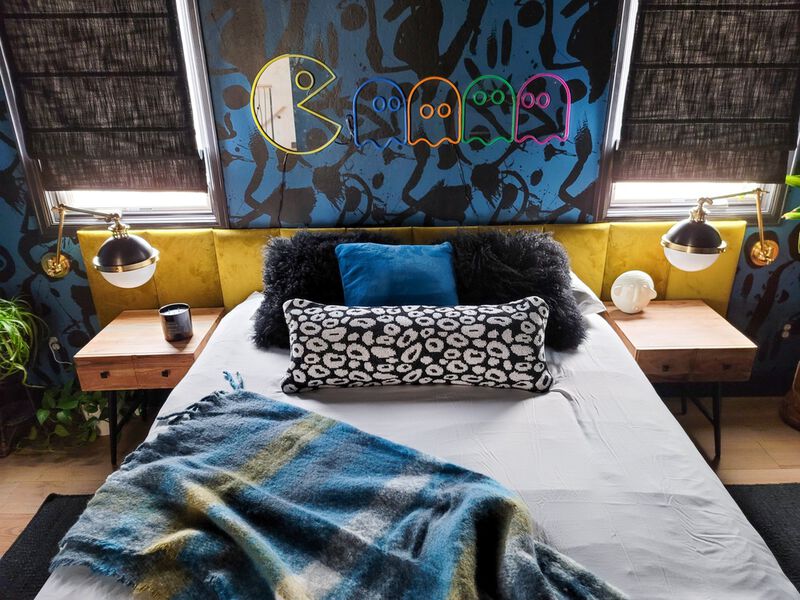 Latham Wall Sconce image number 4