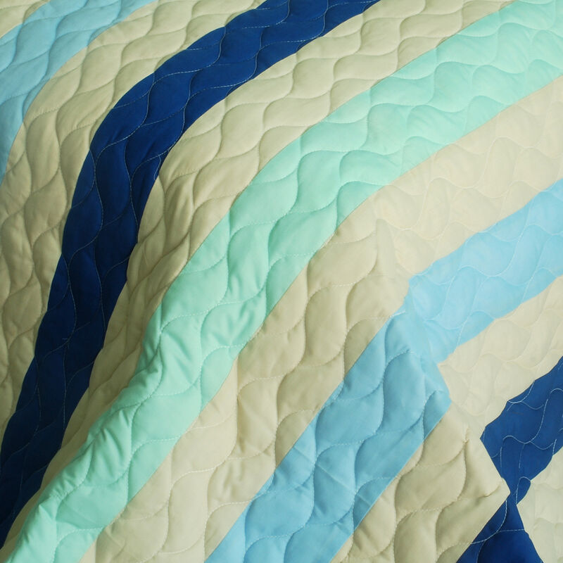 3-Piece Quilted Patchwork Quilt Set Soft Lightweight Bedding image number 2