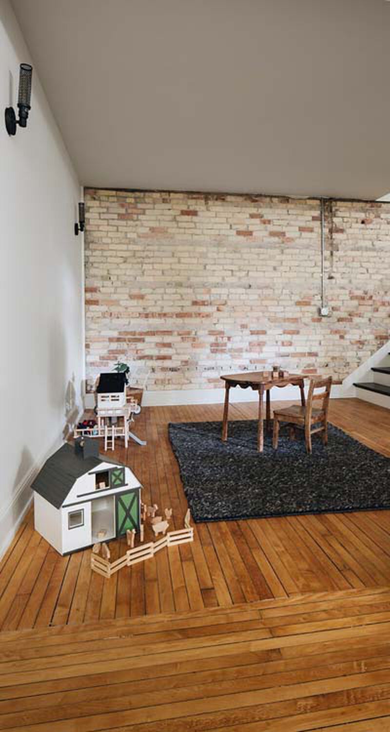 Atlas Wall Sconce image number 1