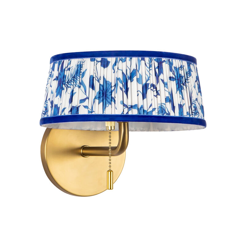 Scout 7-in Damp-Rated Wall/Vanity Light with Patterned Pleated Linen Shade image number 2