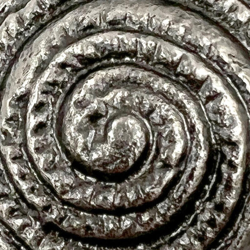 HomeRoots Set of Six Silver Novelty Knob Seashell Cast Aluminum Drawer Pull Knobs image number 4