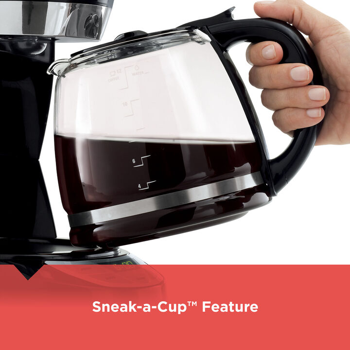 Black and Decker 12 Cup Programmable Coffeemaker in Black