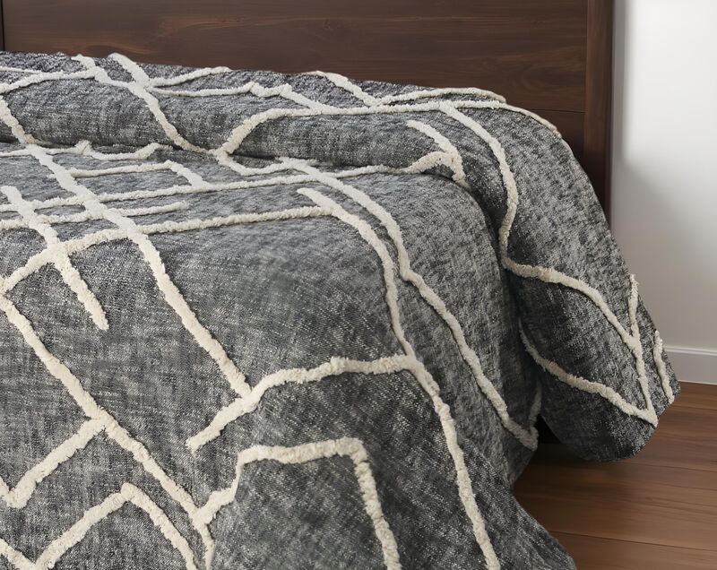 Stylish Cotton Coverlet with Geometric Pattern and Fringe Trim for Cozy Decor
