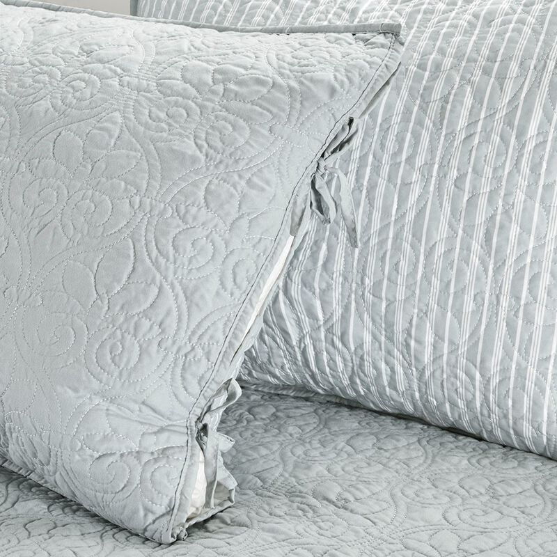 Gracie Mills Sandy 6-Piece Cottage-Inspired Reversible Daybed Cover Set