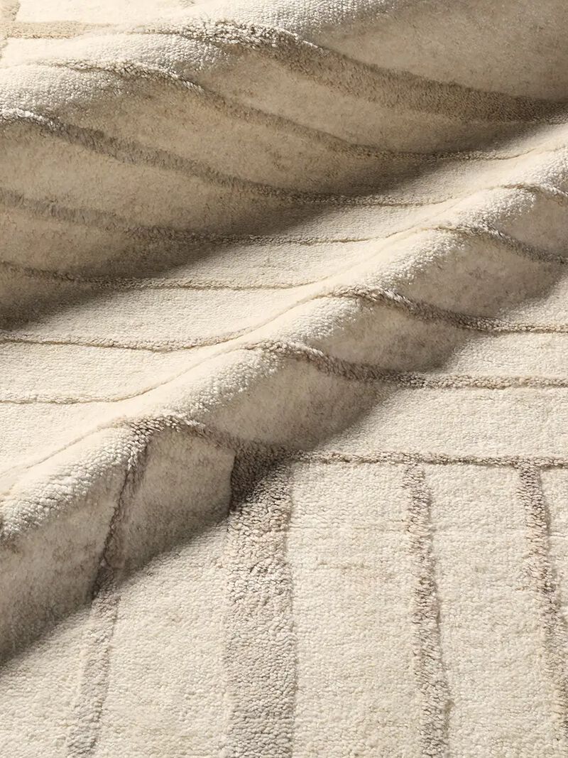 Omara Yamina Sandshell 9' x 12' Rug image number 4