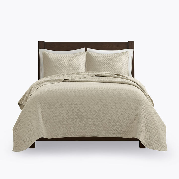 Gracie Mills Ria Solid Oversized Herringbone Quilt Set