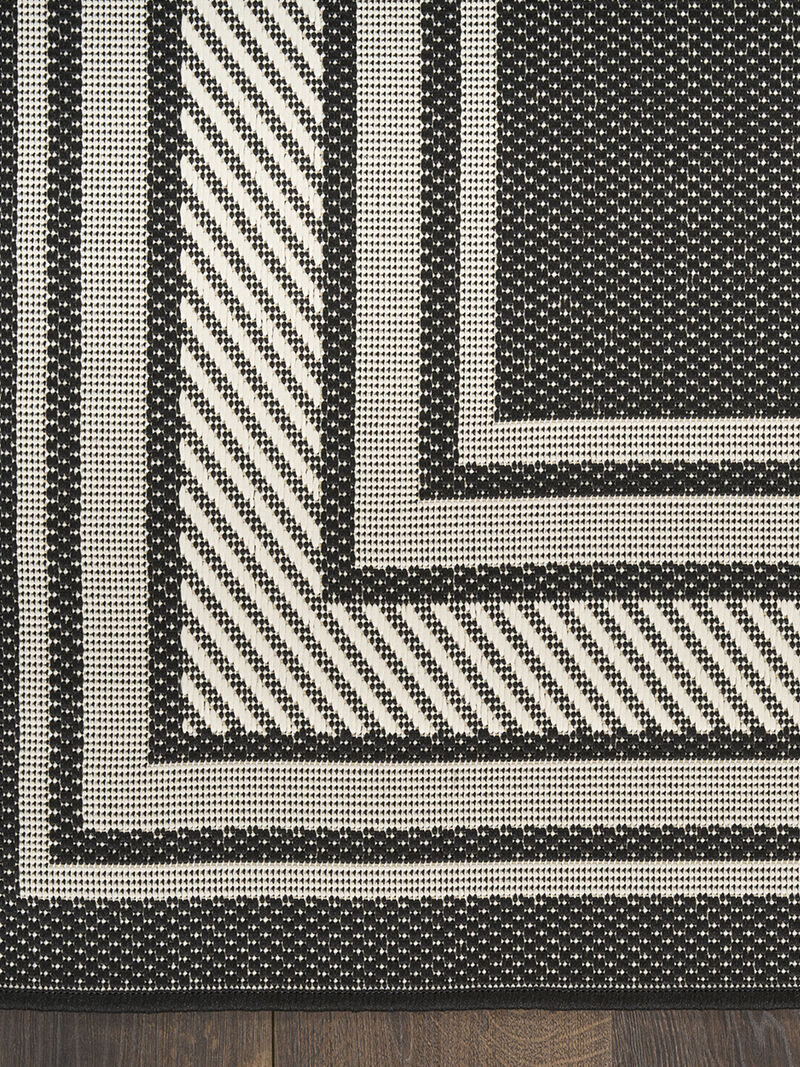 Horizon Indoor/Outdoor HOZ03 Black 3' x 5' Rug