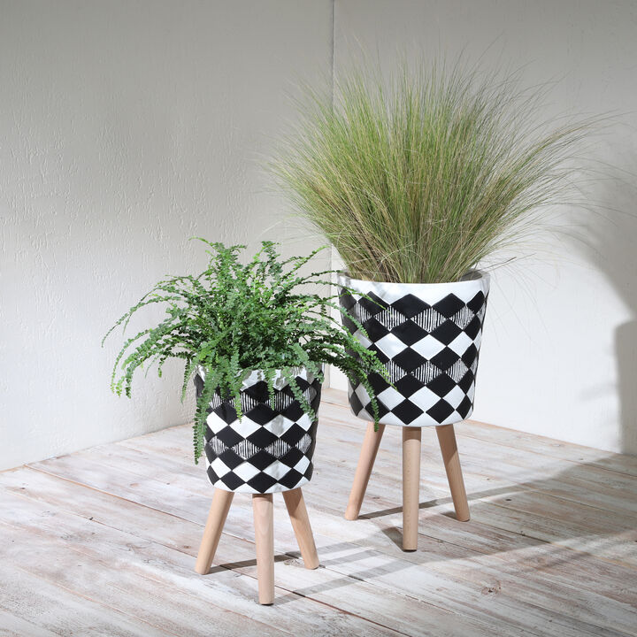 Diamond Planter with Wood Legs, Black
