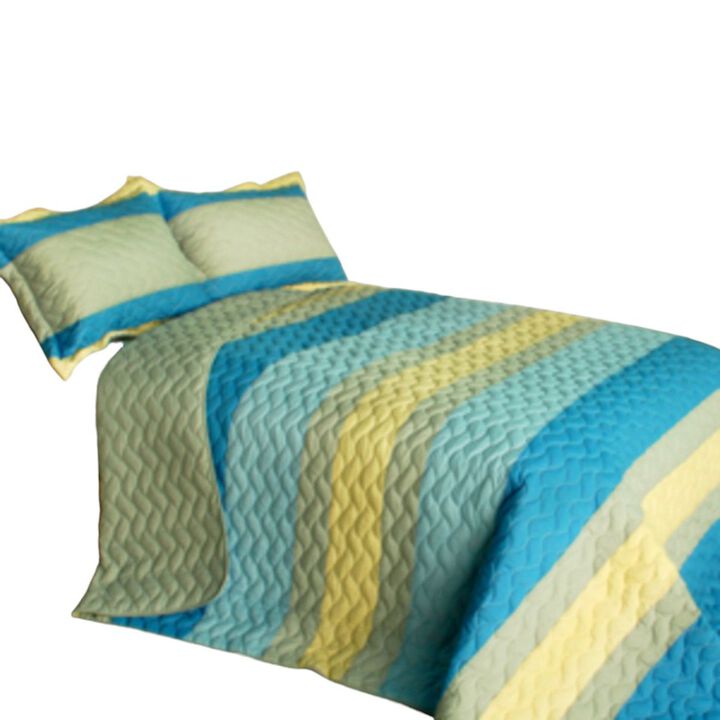 Queen Size 3-Piece Vermicelli Quilted Patchwork Quilt Set with Shams
