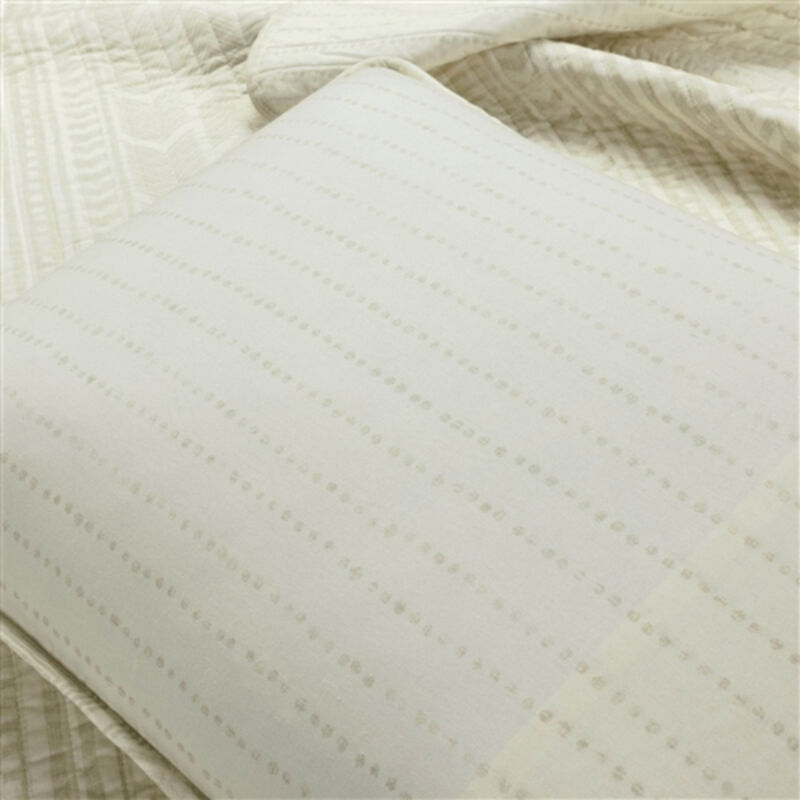 Scandinavian Chevron Stripe Reversible Cotton Quilt Set for Modern Bedroom