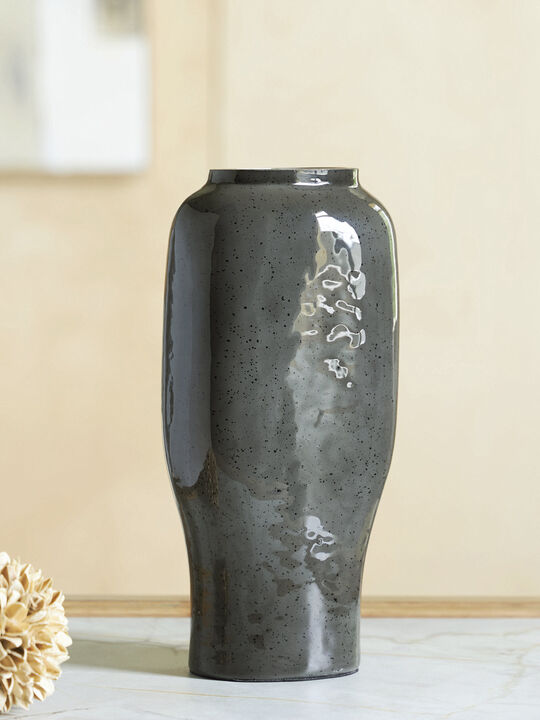 Kierlain Vase