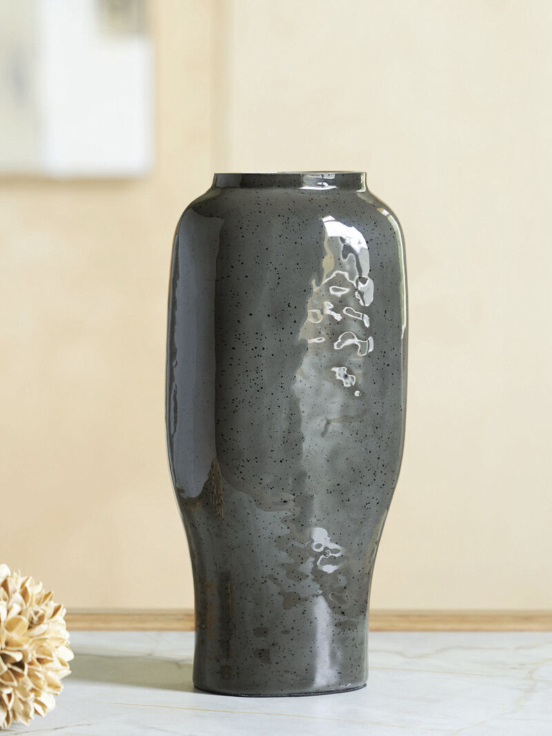 Kierlain Vase image number 1