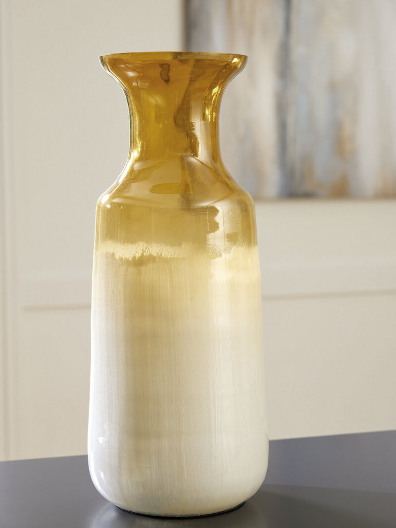 Wynburg Large Vase image number 1