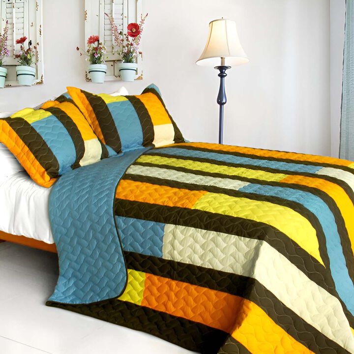 Full Queen Cry Wolf 3 Piece Patchwork Quilt Set with Vermicelli Quilting