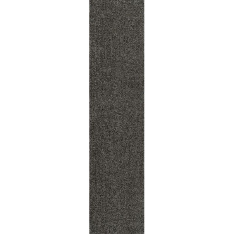 Twyla Classic Solid Low-Pile Machine-Washable Area Rug