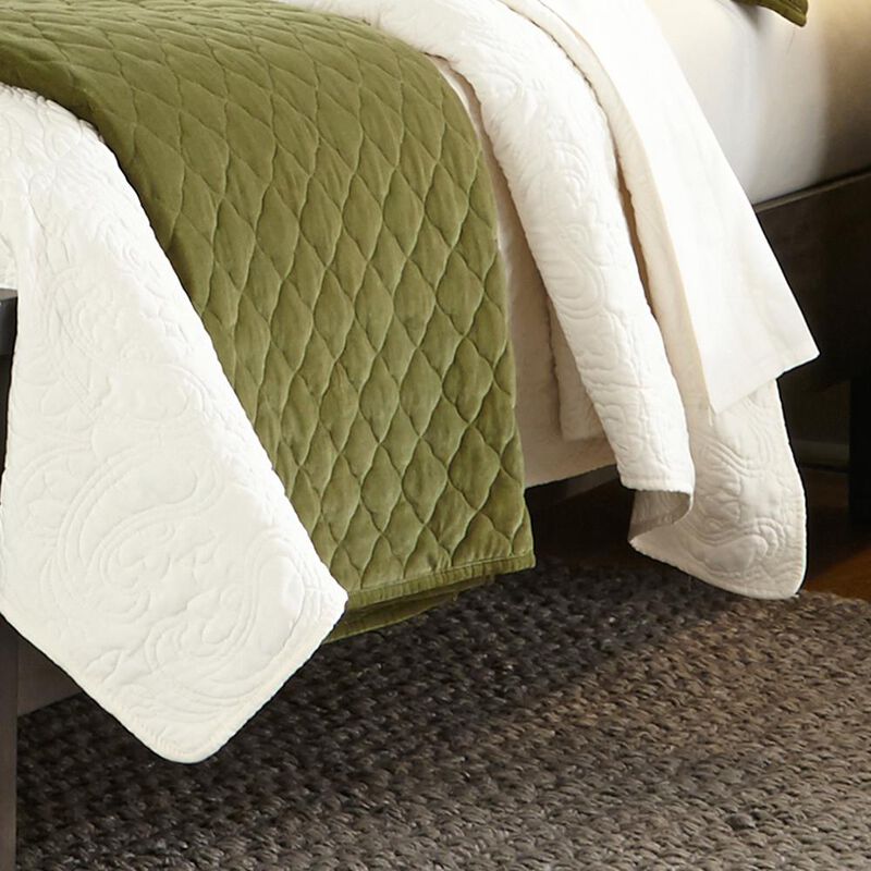 Liberty Furniture Thornwood Hills Panel Bed in image number 5