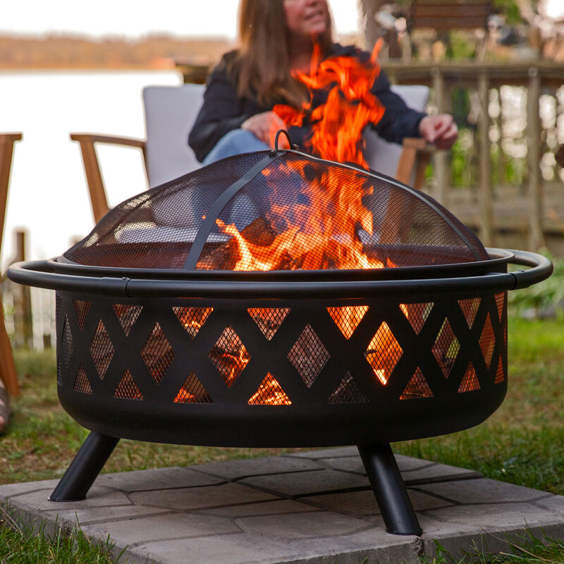 Sunnydaze 36 in Crossweave Steel Fire Pit with Screen, Poker, and Cover
