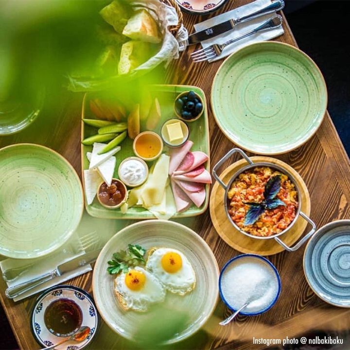 Therapy 12.75" x 12" x h:0.75" Square Green Porcelain Platter