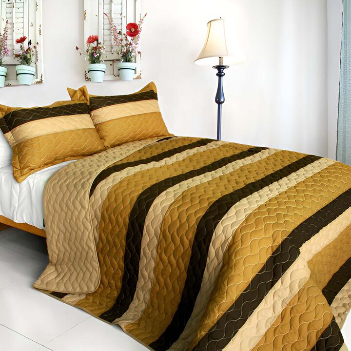 Queen Size 3-Piece Vermicelli Quilted Patchwork Quilt Set with Matching Shams