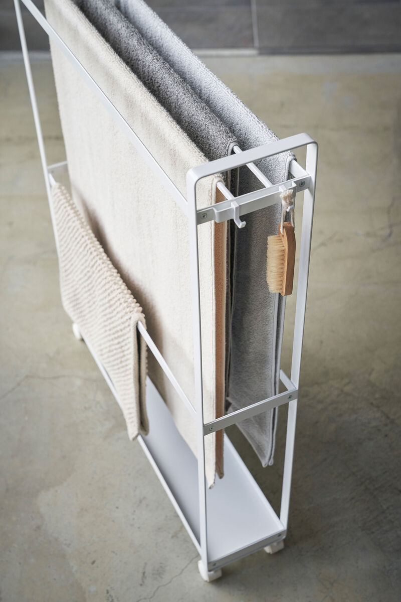 Rolling Towel Rack