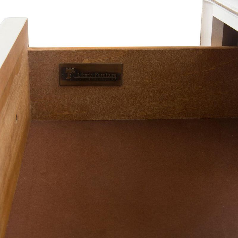 Liberty Furniture Magnolia Manor 5 Drawer Chest in Antique image number 6