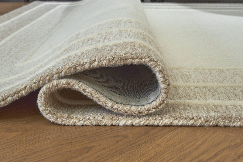 Teelgan Medium Rug image number 2