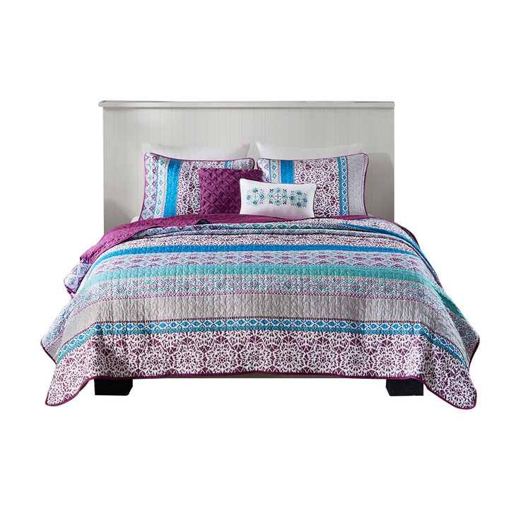 Gracie Mills Merewen Reversible Quilt Set with Throw Pillows