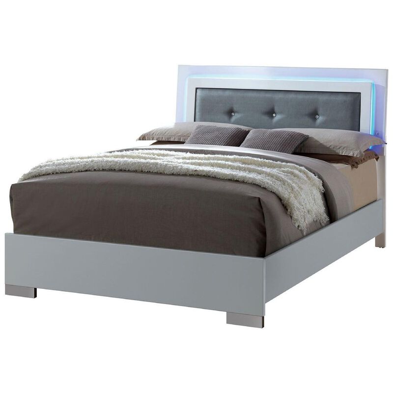 Queen Bedroom Set in White & Black Wood &ndash; 3 Piece Set with 2 Nightstands image number 2