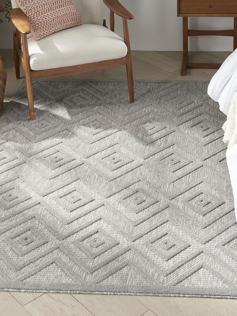 Versatile NRV01 Silver/Gray 4' x 6' Rug